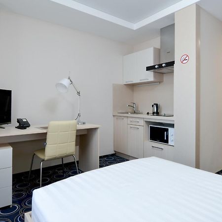 Apart Hotel 92/2 Karagandy Quarto foto